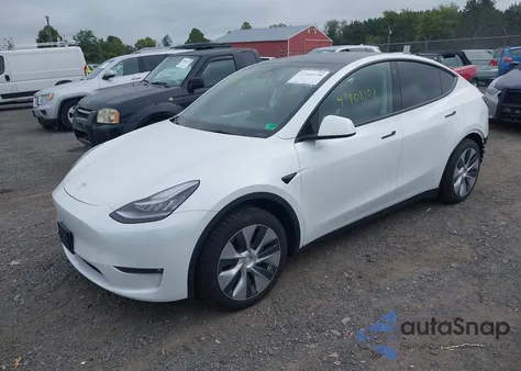2022 Tesla Model Y Long Range Dual Motor All-Wheel Drive z USA, uszkodzony, nr VIN 7SAYGDEE6NF434428